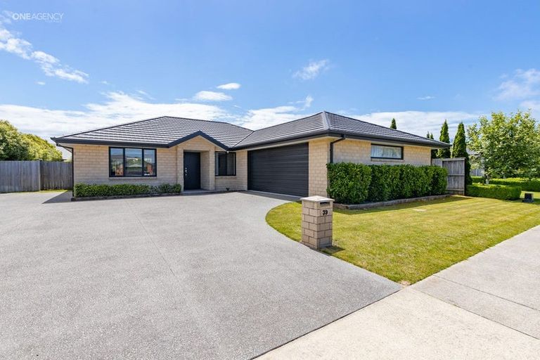 Photo of property in 39 Sovereign Boulevard, Kaiapoi, 7630