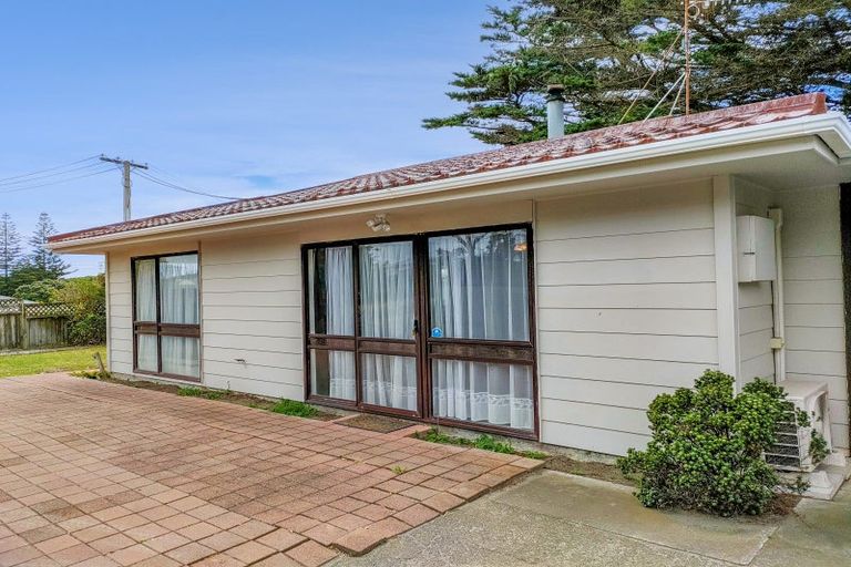 Photo of property in 23a Kauwhata Street, Himatangi Beach, Foxton, 4891