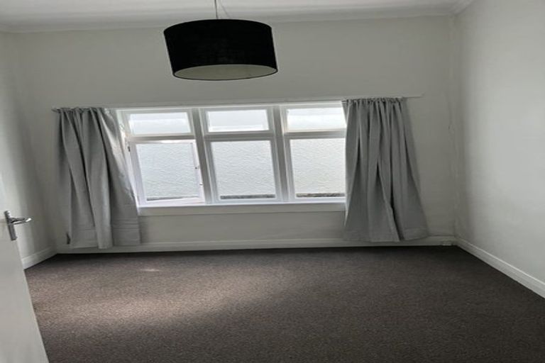 Photo of property in 18 Stoke Street, Newtown, Wellington, 6021