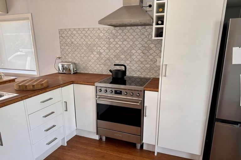 Photo of property in 1 Farrier Grove, Featherston, 5710