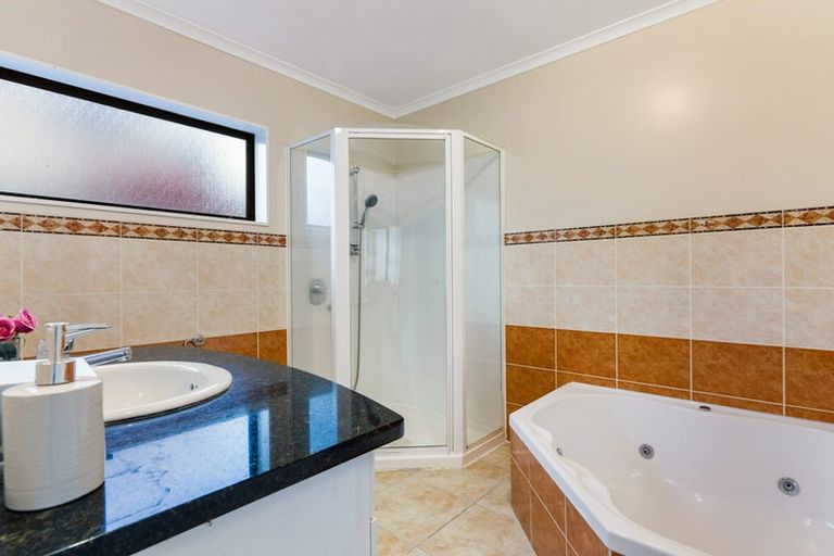 Photo of property in 7 Chieftain Rise, Goodwood Heights, Auckland, 2105