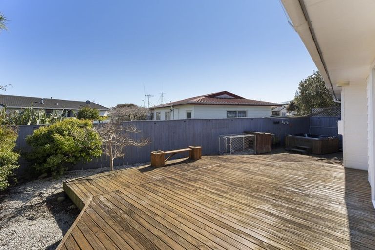 Photo of property in 20 Peppertree Glade, Kelvin Grove, Palmerston North, 4414