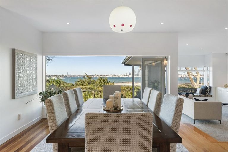 Photo of property in 25 Sylvan Avenue, Northcote, Auckland, 0627