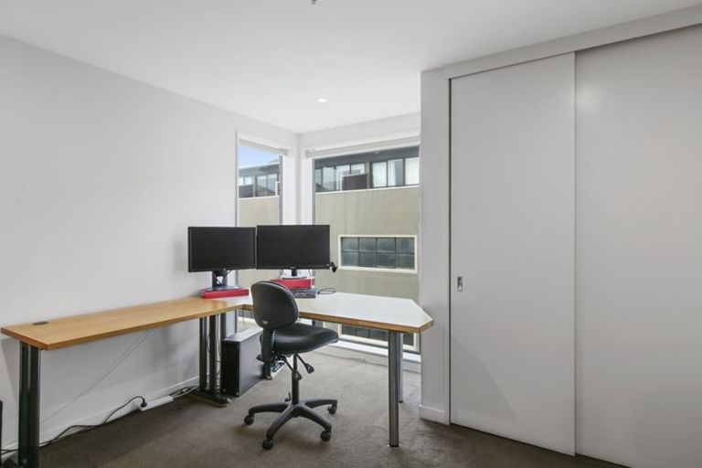 Photo of property in Portal Apartments, 4a/42 Cable Street, Te Aro, Wellington, 6011