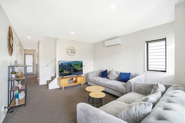 Photo of property in 15 Divide Loop, Takanini, 2112