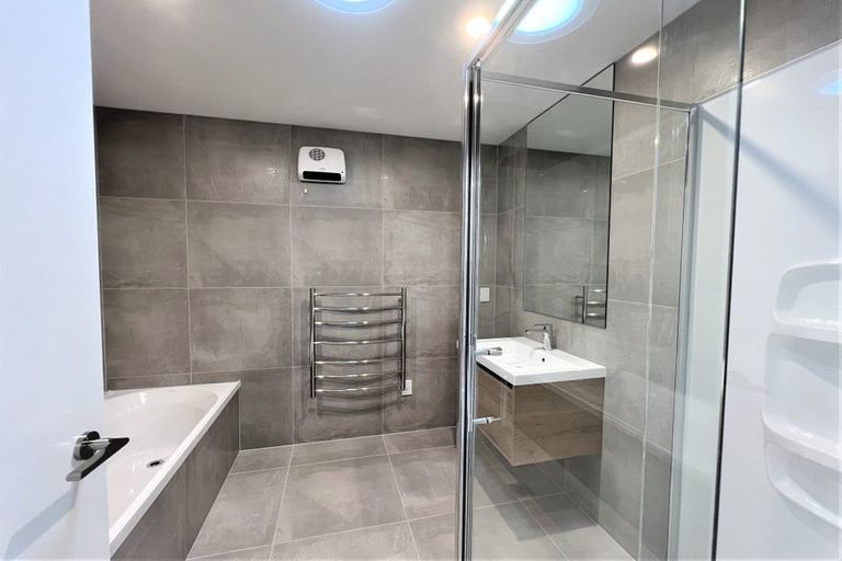 Photo of property in 27 Whimbrel Road, Flat Bush, Auckland, 2019