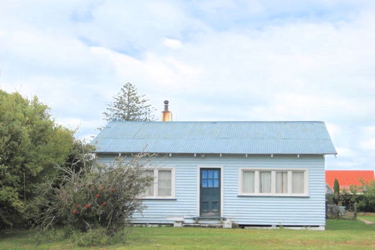 Photo of property in 38 Solander Street, Tolaga Bay, 4077
