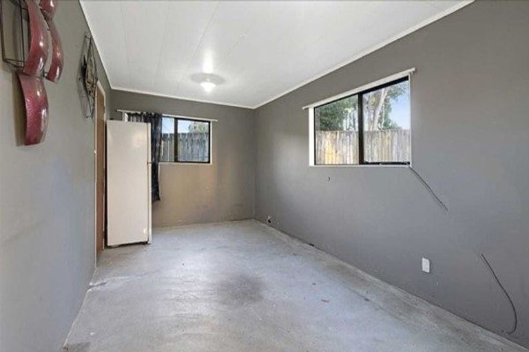 Photo of property in 21 Pankhurst Place, Sunnyvale, Auckland, 0612