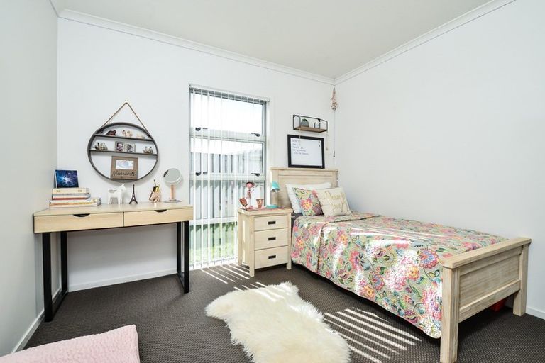 Photo of property in 37 Chadwick Place, Rototuna North, Hamilton, 3210