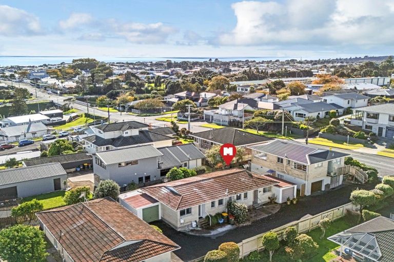 Photo of property in 2/50 Paynters Avenue, Strandon, New Plymouth, 4312