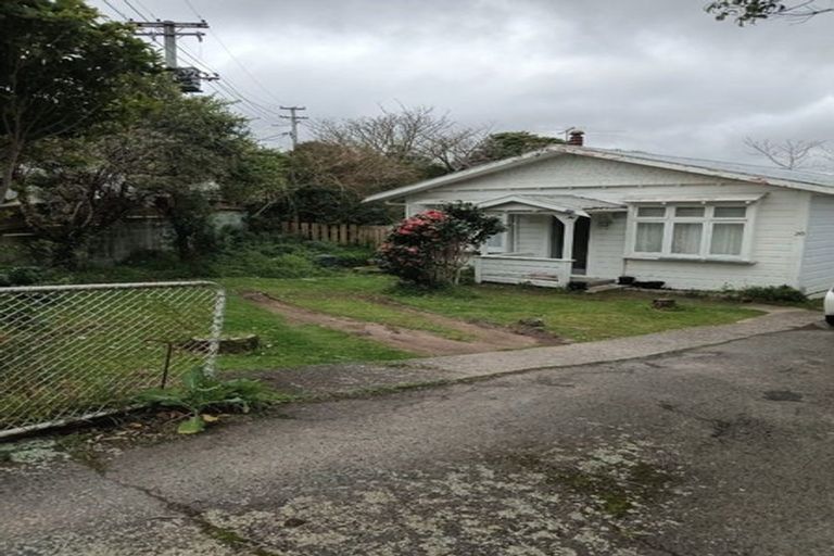 Photo of property in 20 Earp Street, Johnsonville, Wellington, 6037