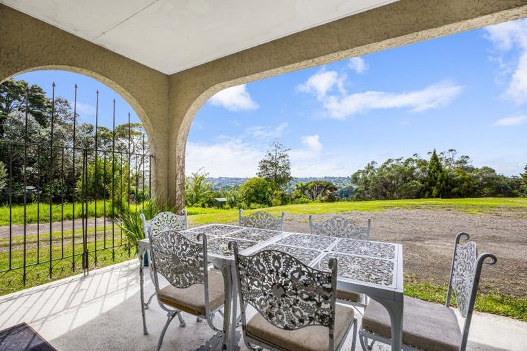 Photo of property in 11 Buckleys Track, Paremoremo, Auckland, 0632