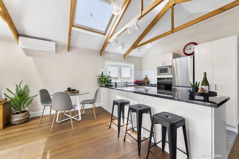 Photo of property in 39 Normanby Street, Newtown, Wellington, 6021