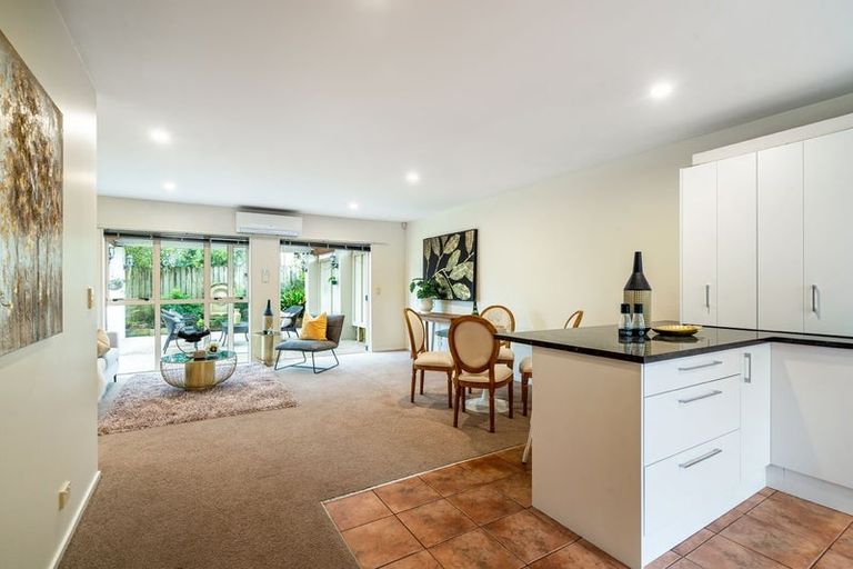 Photo of property in 27 Kinleith Way, Albany, Auckland, 0632