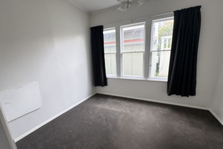 Photo of property in 102 Tinakori Road, Thorndon, Wellington, 6011