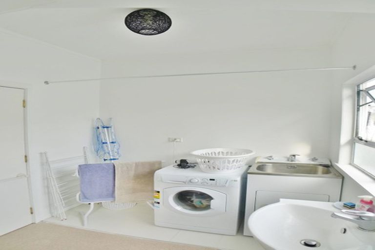 Photo of property in 1/43 Rimu Street, New Lynn, Auckland, 0600