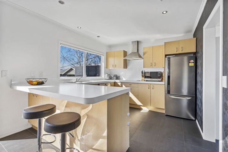 Photo of property in 2/28 Bay Street, Red Beach, 0932