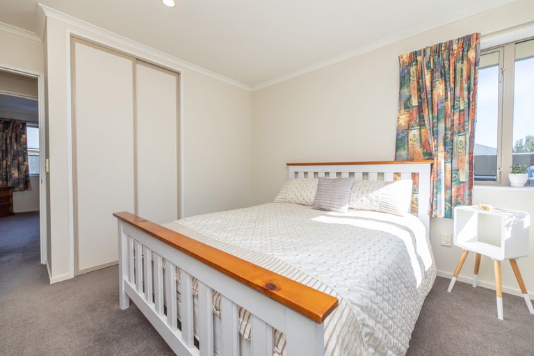 Photo of property in 13 Parkinson Place, Woodend, 7610