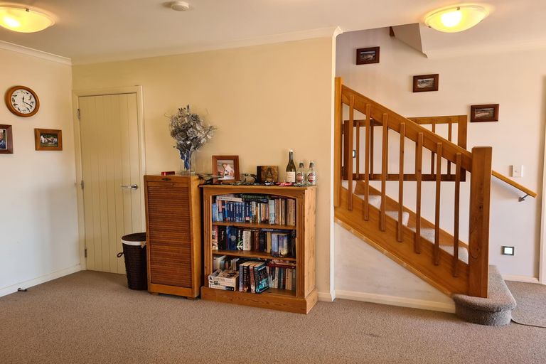 Photo of property in 1 Sams Place, Lake Tekapo, 7999