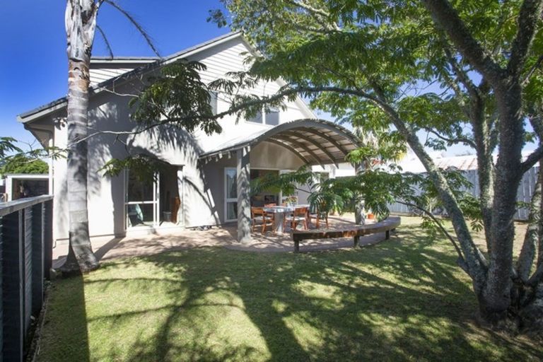 Photo of property in 317 Linton Crescent, Whangamata, 3620
