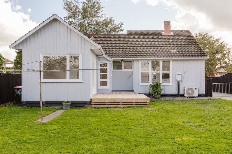 Photo of property in 60 Ellesmere Crescent, Highbury, Palmerston North, 4412