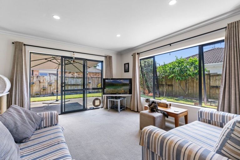 Photo of property in 15 Popata Close, Papamoa Beach, Papamoa, 3118