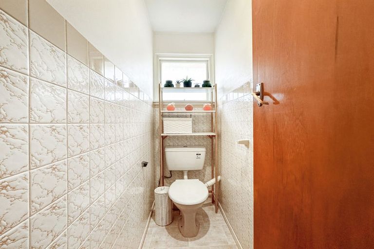 Photo of property in 8 Davidson Crescent, Hornby, Christchurch, 8042