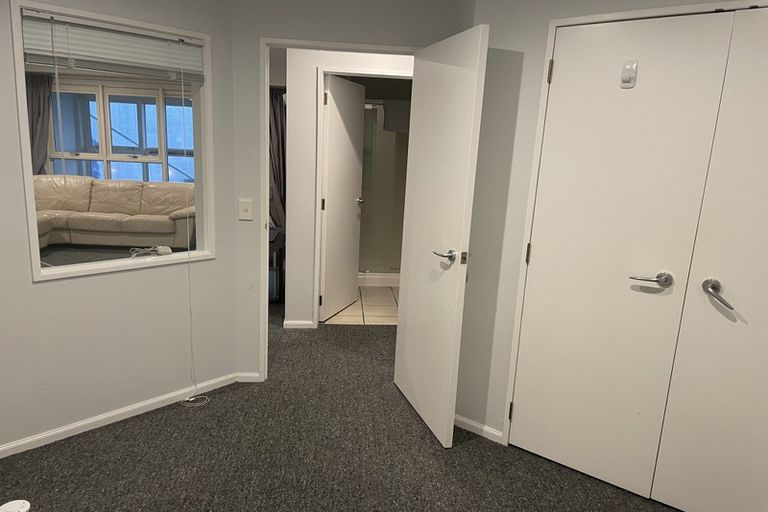 Photo of property in 2b/5 Kent Terrace, Mount Victoria, Wellington, 6011