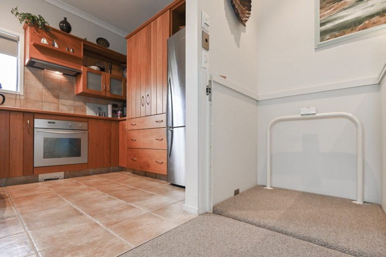 Photo of property in 17/4 Havelock Road, Havelock North, 4130