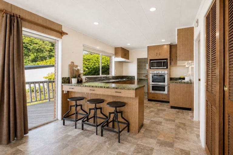 Photo of property in 8 Manahi Avenue, Kawaha Point, Rotorua, 3010