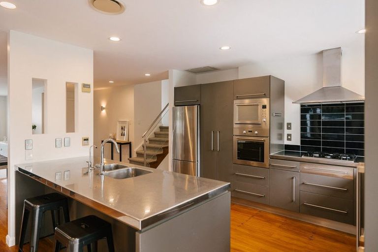 Photo of property in 24 Heatley Avenue, Hokowhitu, Palmerston North, 4410