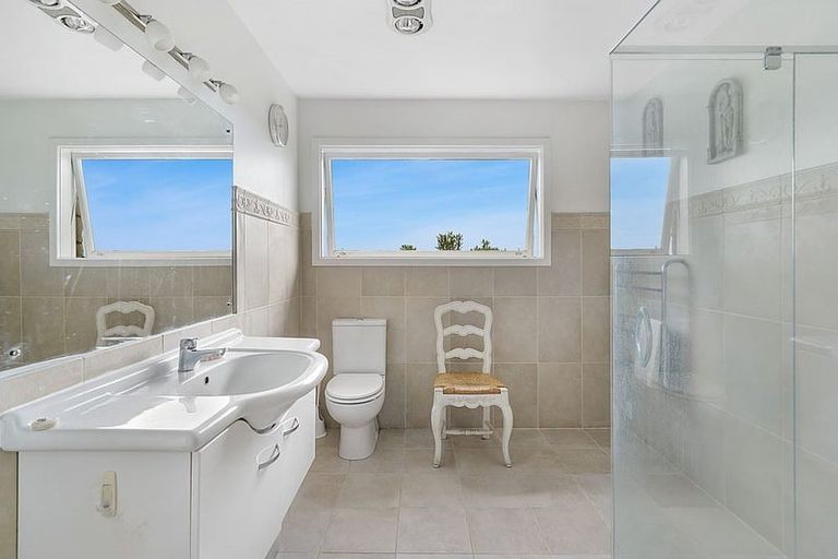 Photo of property in 1/32 Takahe Drive, Cashmere, Christchurch, 8022