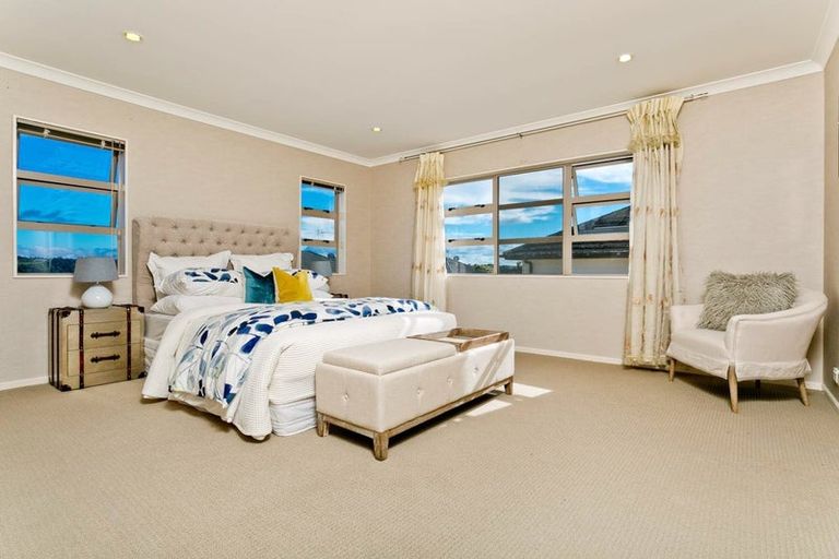 Photo of property in 7 Wye Oak Drive, Schnapper Rock, Auckland, 0632