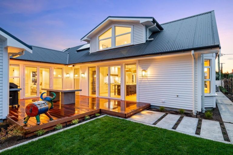 Photo of property in 80 Abberley Crescent, St Albans, Christchurch, 8014