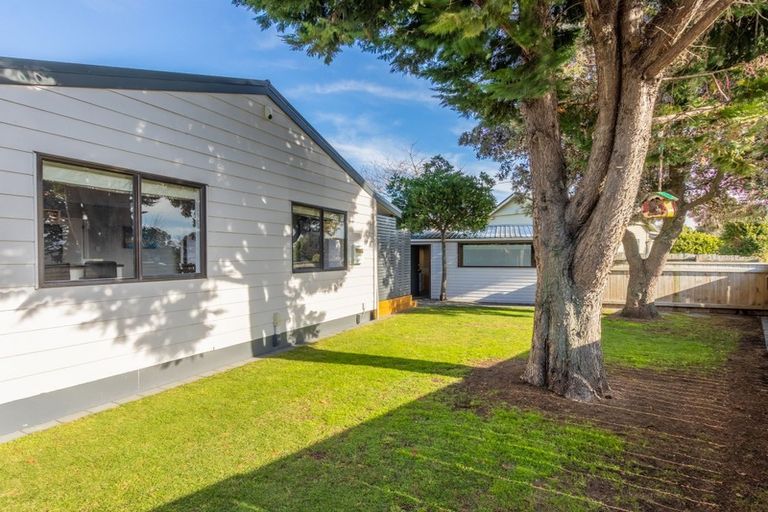 Photo of property in 10 Rodney Grove, Paraparaumu, 5032