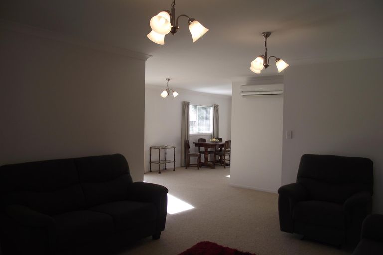 Photo of property in 4 Alexis Greer Lane, Carterton, 5713