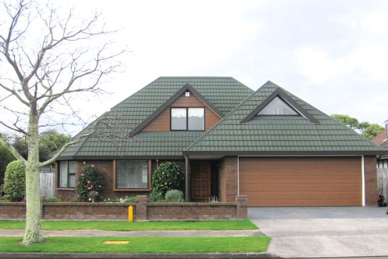 Photo of property in 15 Phoenix Avenue, Hokowhitu, Palmerston North, 4410