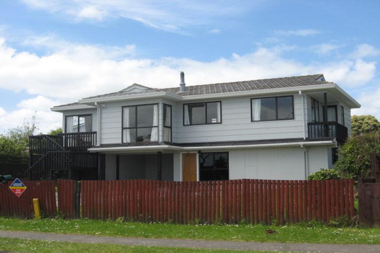 Photo of property in 132 Finlayson Avenue, Clendon Park, Auckland, 2103