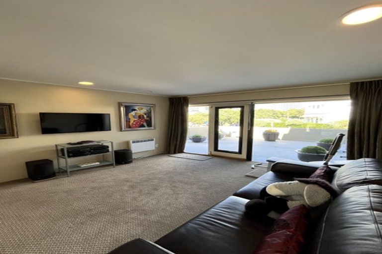 Photo of property in Highwic, 2/32 Hobson Street, Thorndon, Wellington, 6011