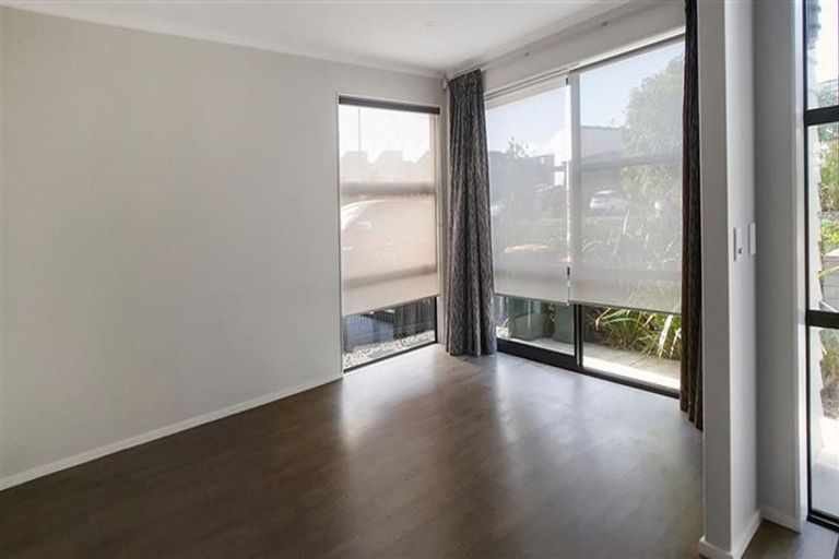 Photo of property in 5 Liquidambar Drive, Hobsonville, Auckland, 0616