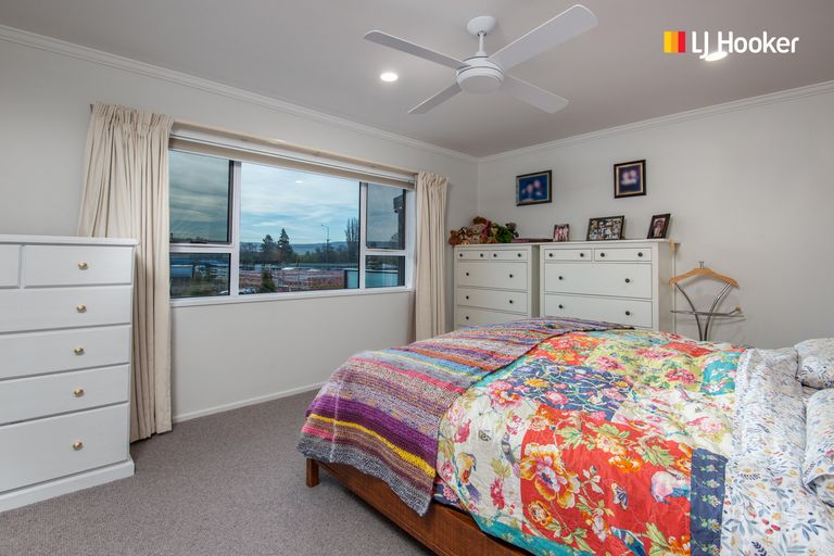 Photo of property in 7 North Foreland Street, Waihola, Milton, 9073