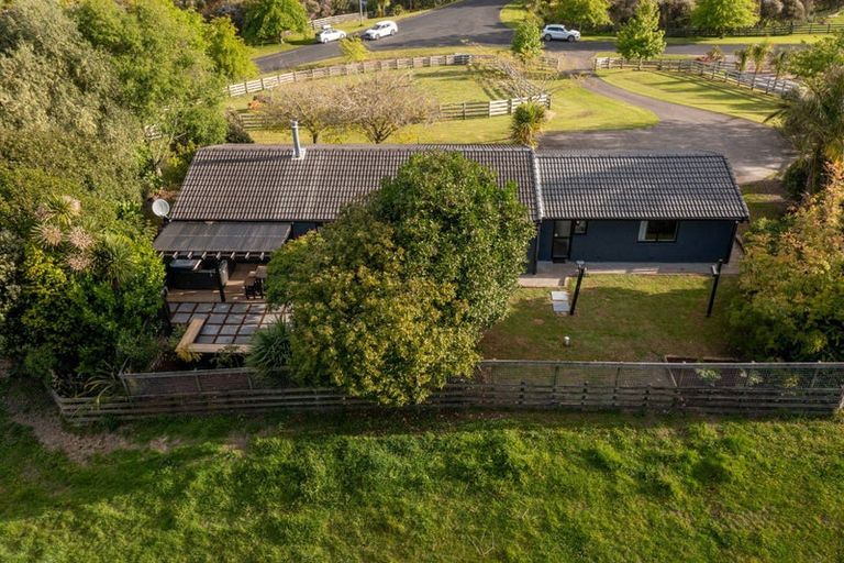 Photo of property in 2 Moses Road, Kaukapakapa, 0873
