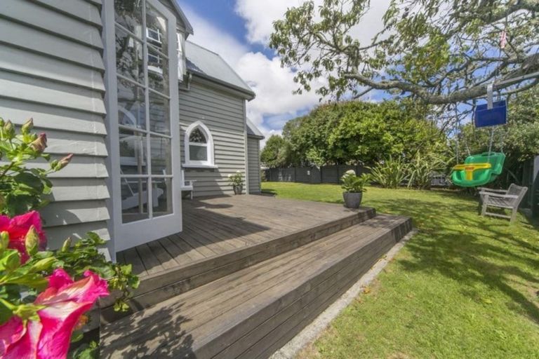 Photo of property in 2 Church Street, Swanson, Auckland, 0612