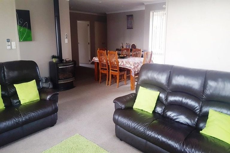 Photo of property in 8a Lloyd Drive, Nawton, Hamilton, 3200