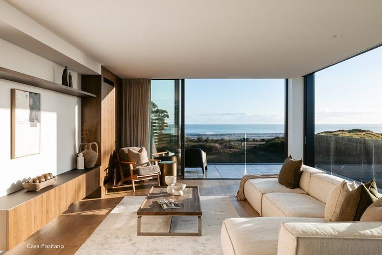 Photo of property in 124 Marine Parade, Mount Maunganui, 3116