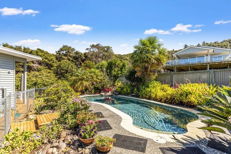 Photo of property in 93 Tarapatiki Drive, Whitianga, 3510