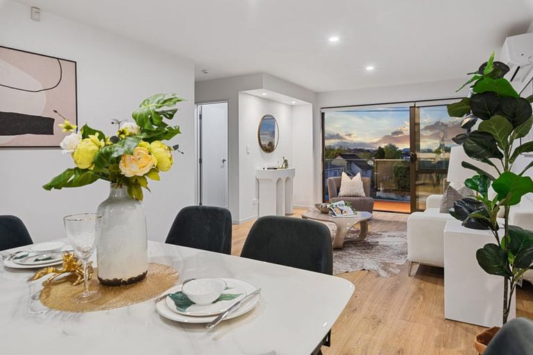 Photo of property in 2d Fowler Street, Northcote, Auckland, 0627