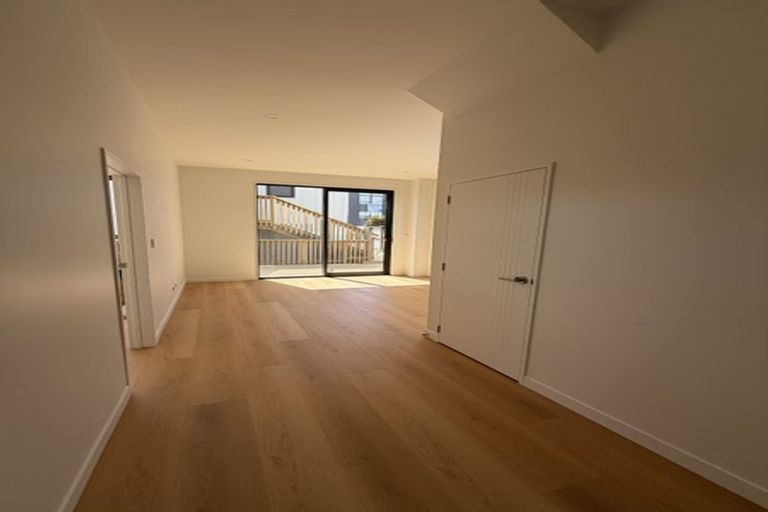 Photo of property in 18 Mataitai Road, Hobsonville, 0618
