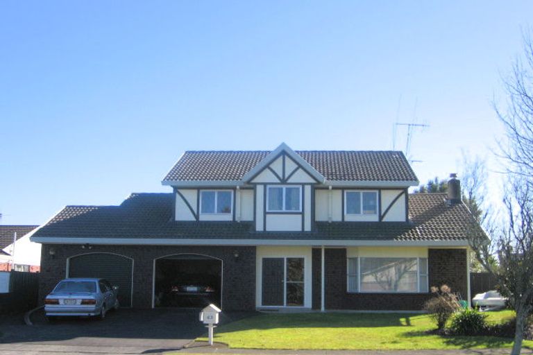 Photo of property in 43 Chedworth Avenue, Chedworth, Hamilton, 3210