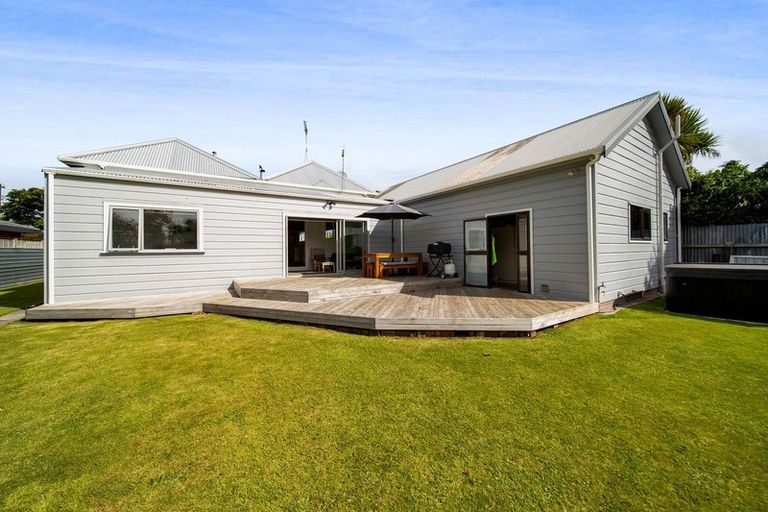 Photo of property in 55 Camberwell Road, Hawera, 4610